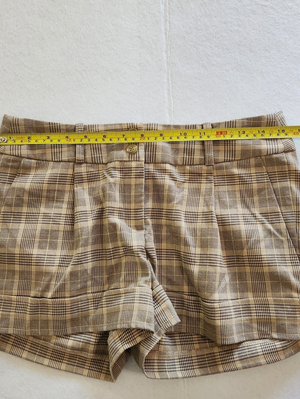 Yank Y2K Plaid Tailored Shorts in Tan and Cream Size 4 - Picture 6 of 7